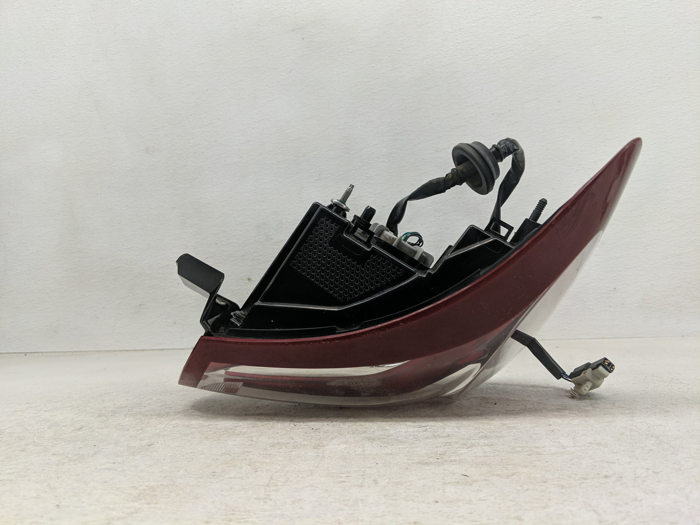 2016-2021 Chevrolet Malibu Tail Light Assembly Passenger Right OEM Fits Fits 2016 2017 2018 2019 2020 2021 OEM Used Auto Par