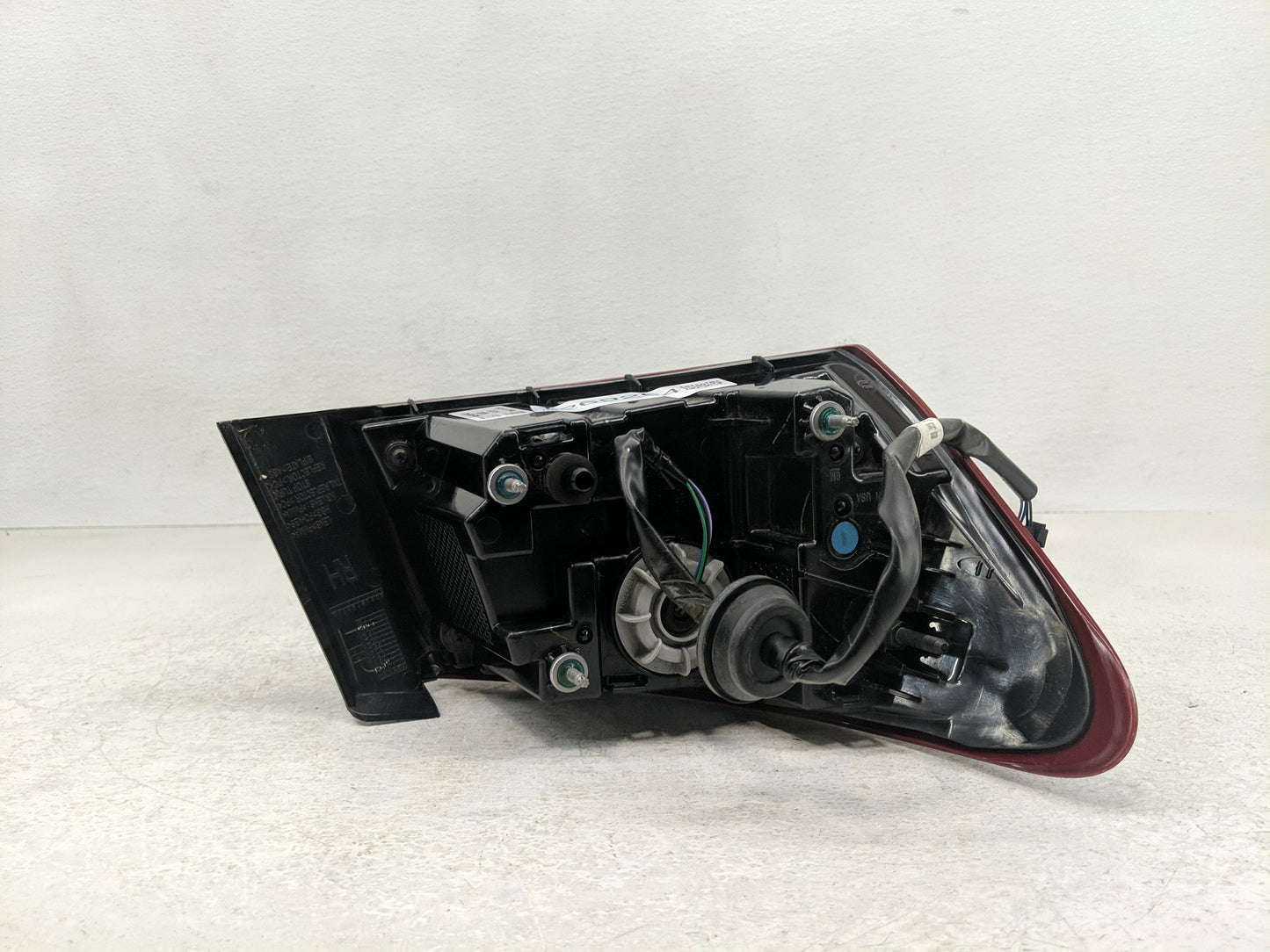 2016-2021 Chevrolet Malibu Tail Light Assembly Passenger Right OEM Fits Fits 2016 2017 2018 2019 2020 2021 OEM Used Auto Par