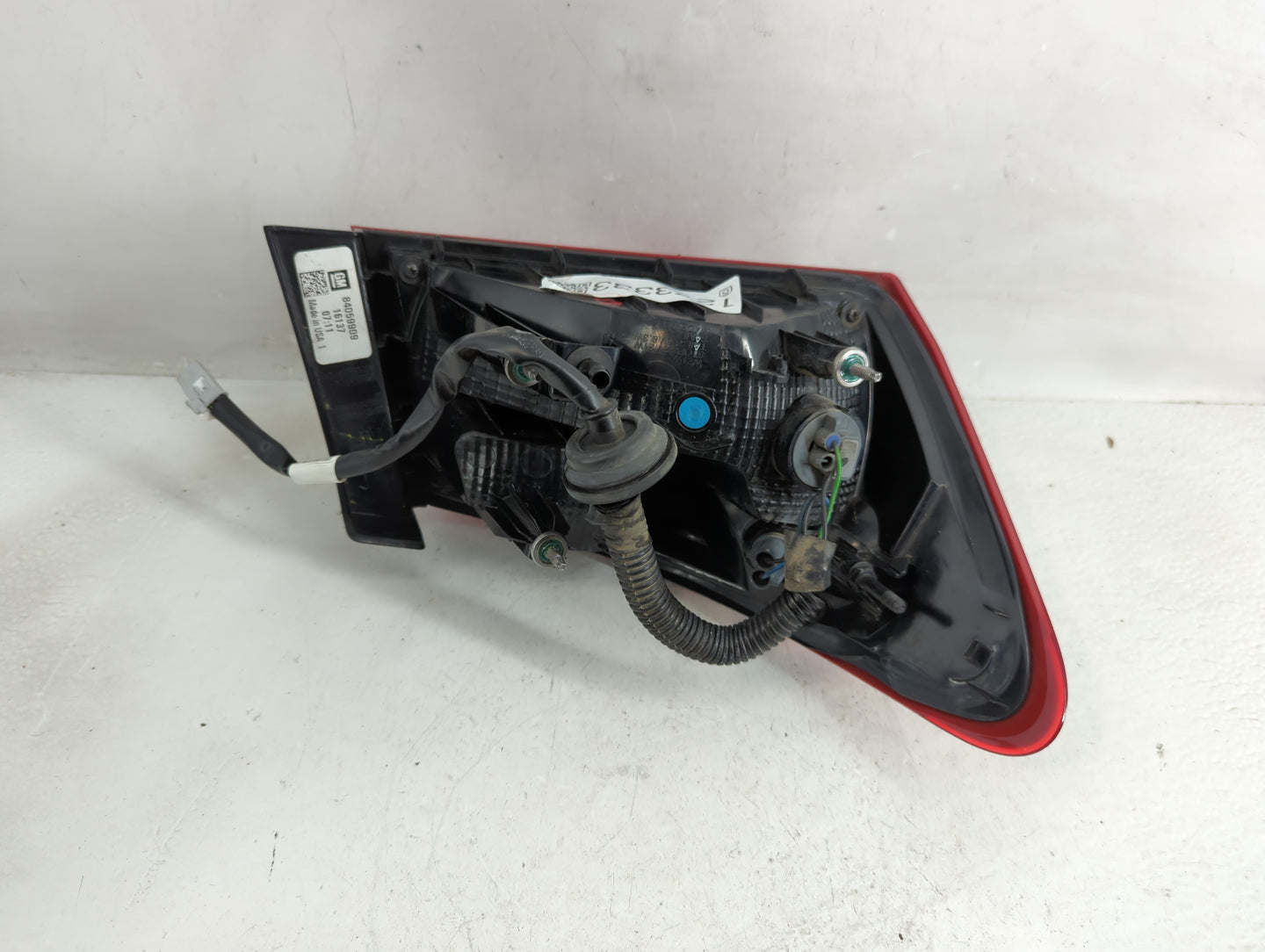 2016-2021 Chevrolet Malibu Tail Light Assembly Passenger Right OEM P/N:84059909 Fits Fits 2016 2017 2018 2019 2020 2021 OEM 