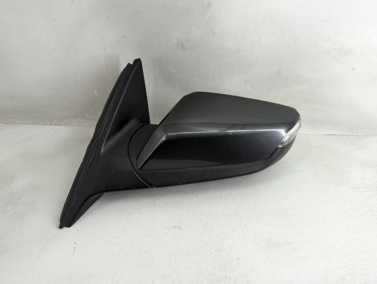 2016-2018 Chevrolet Malibu Driver Side View Mirror - Left Door Mirror OEM Used - Oemusedautoparts1.com