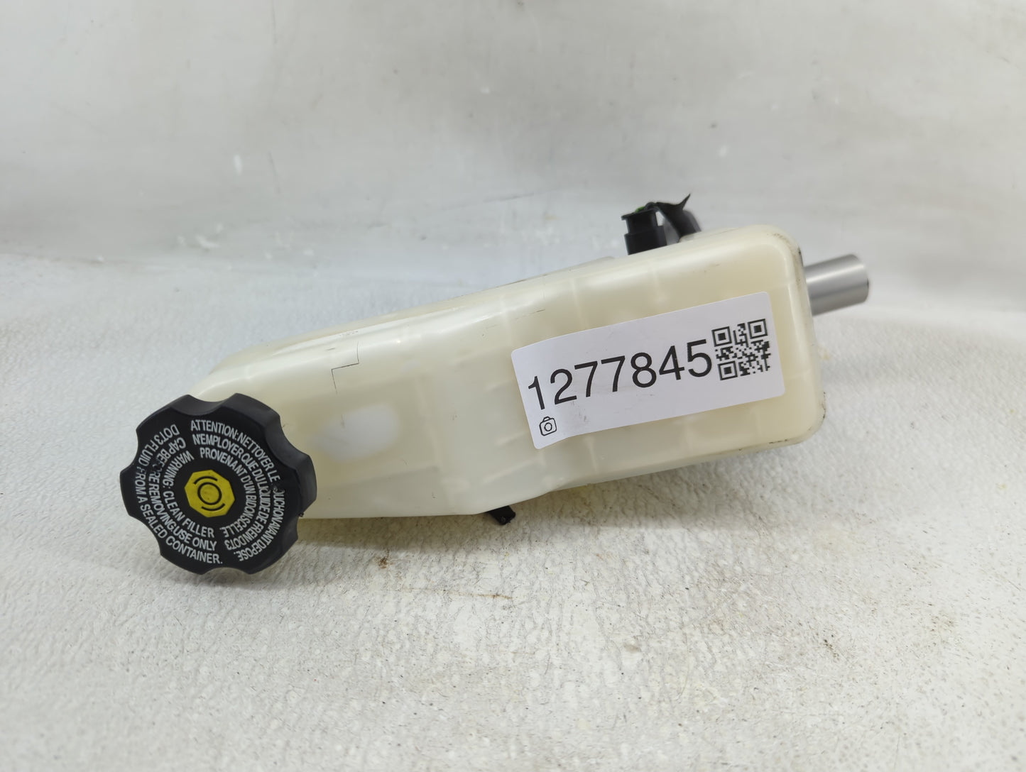 2016-2021 Chevrolet Malibu Brake Master Cylinder - Oemusedautoparts1.com