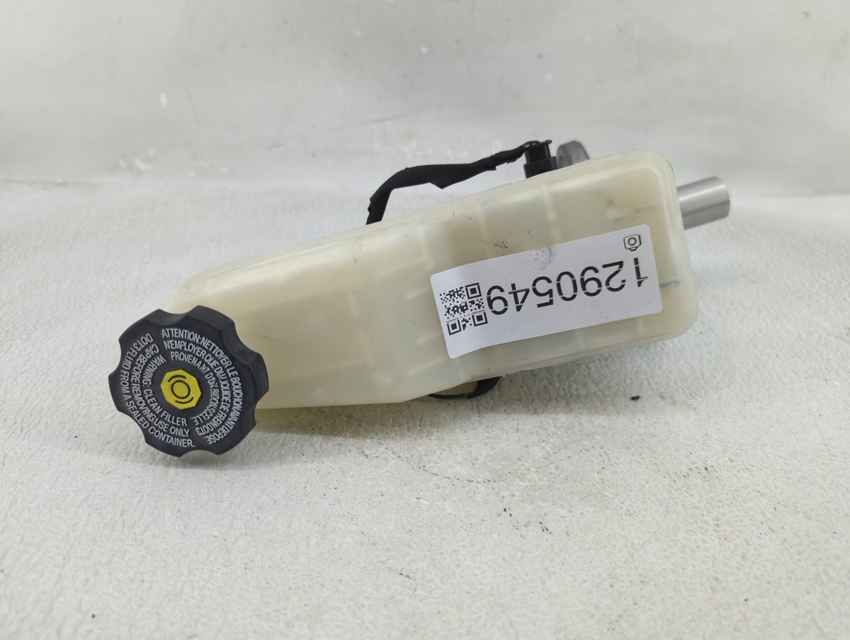 2016-2021 Chevrolet Malibu Brake Master Cylinder 1290549 - Oemusedautoparts1.com