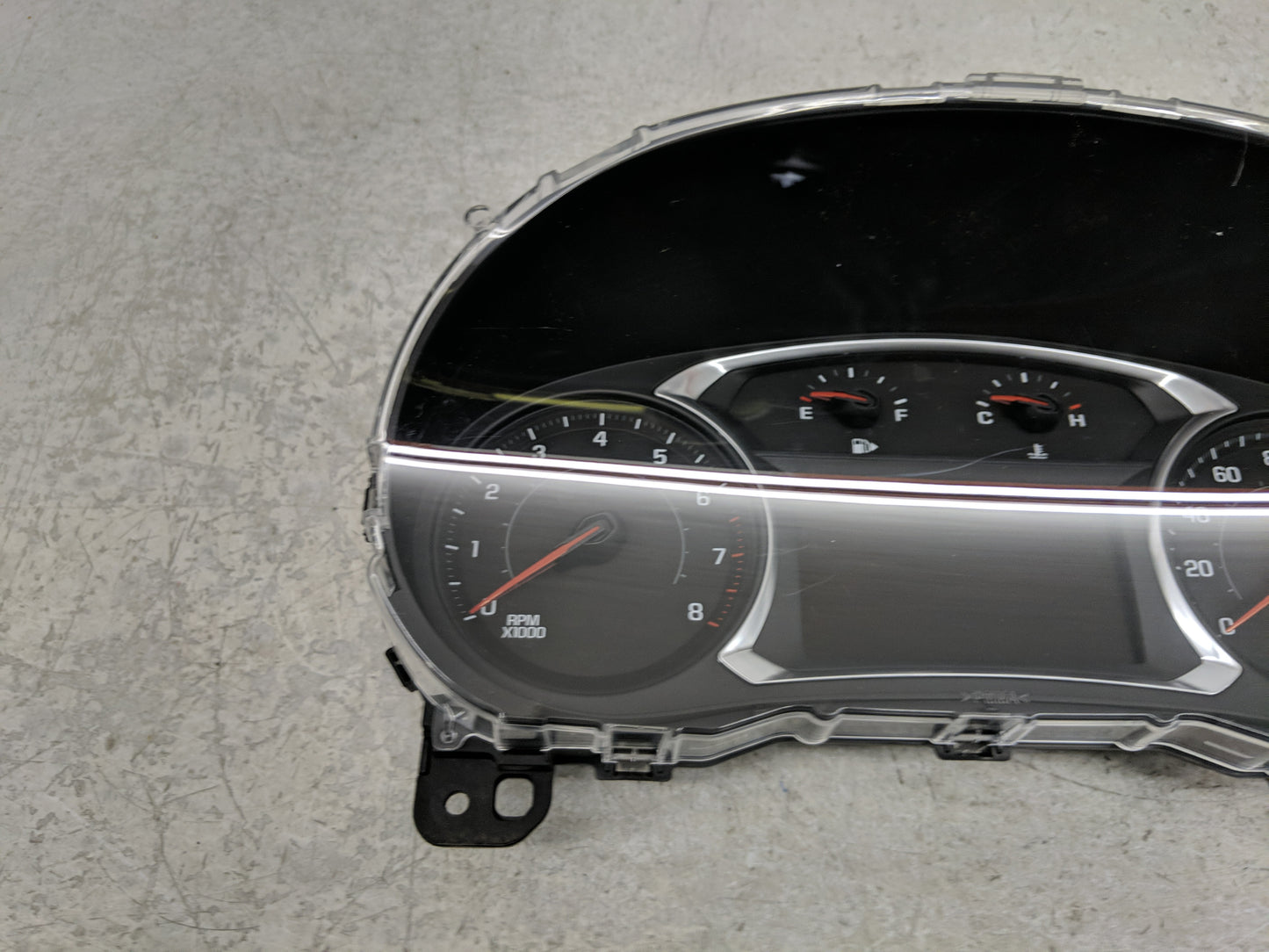 2016 Chevrolet Malibu Instrument Cluster Speedometer Gauges P/N:GM-0047-001 175597137, 84031634 Fits OEM Used Auto Parts - O