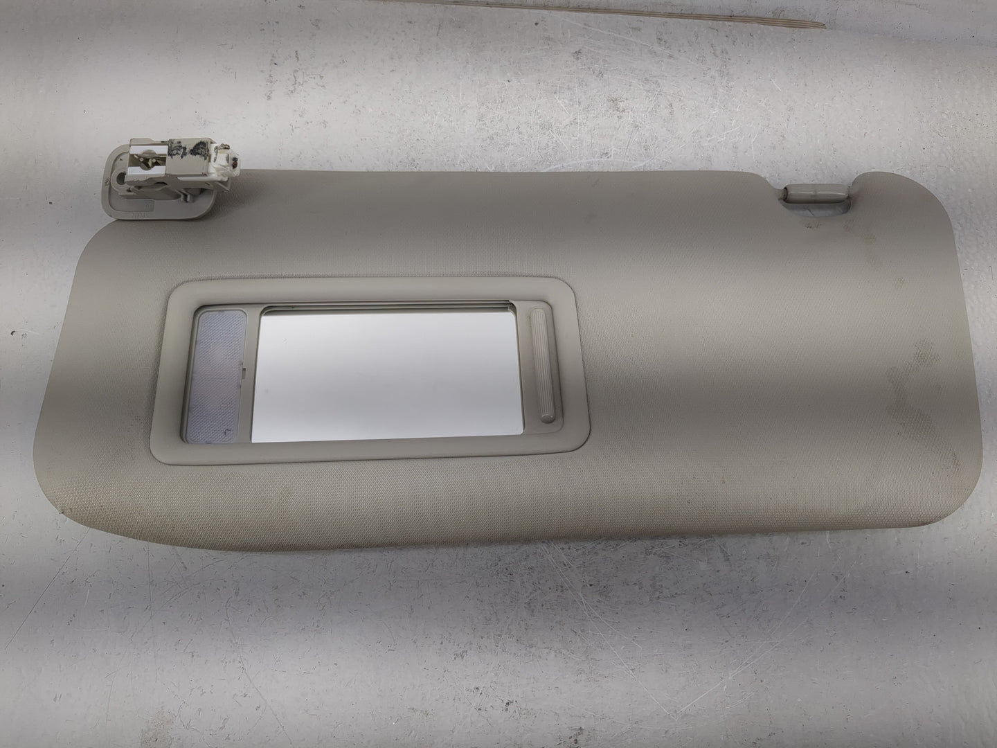 2016 Chevrolet Malibu Sun Visor Shade Replacement Passenger Right Mirror Fits OEM Used Auto Parts - Oemusedautoparts1.com