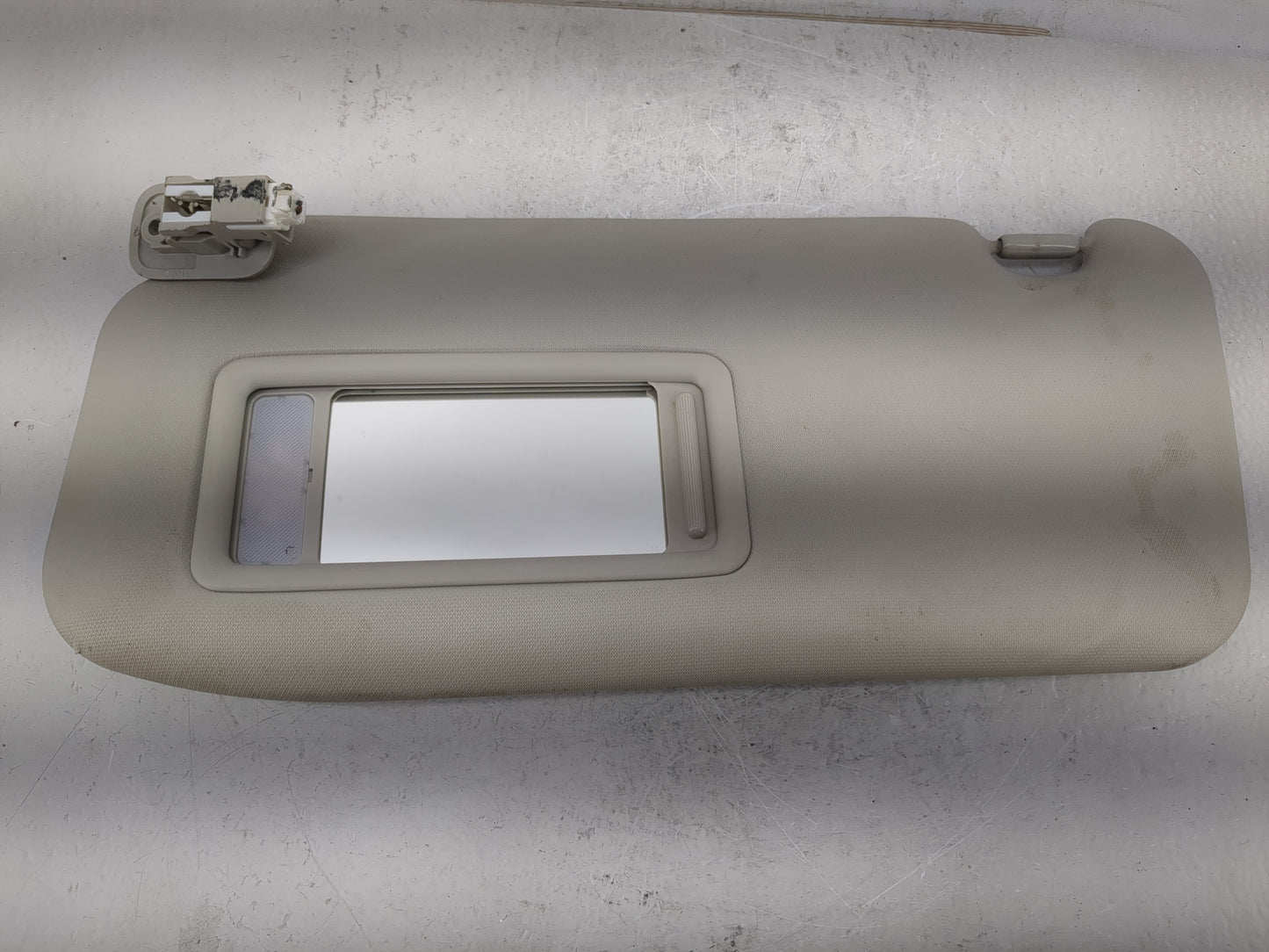 2016 Chevrolet Malibu Sun Visor Shade Replacement Passenger Right Mirror Fits OEM Used Auto Parts - Oemusedautoparts1.com