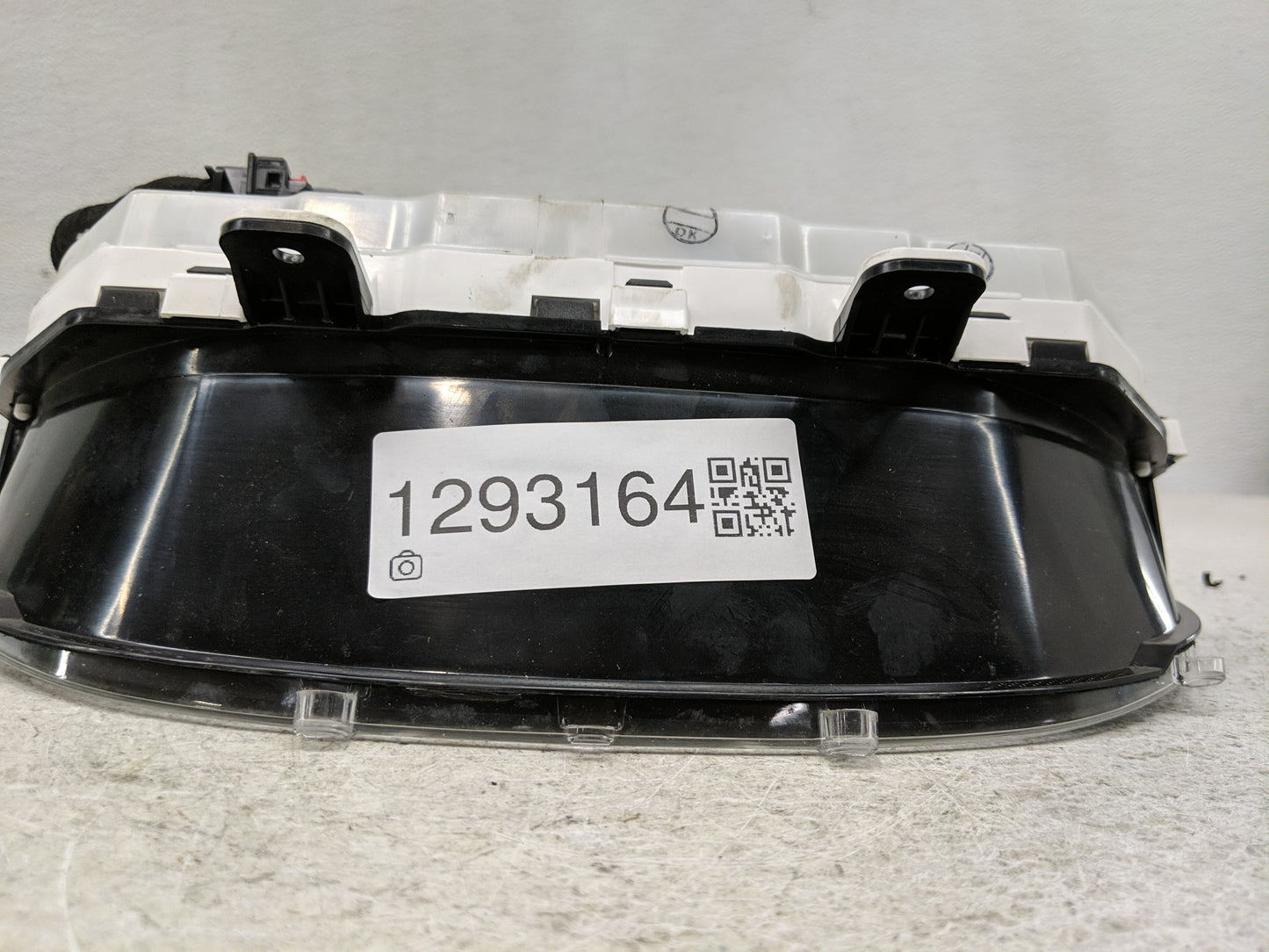 2016 Chevrolet Malibu Instrument Cluster Speedometer Gauges P/N:84057458 Fits OEM Used Auto Parts - Oemusedautoparts1.com