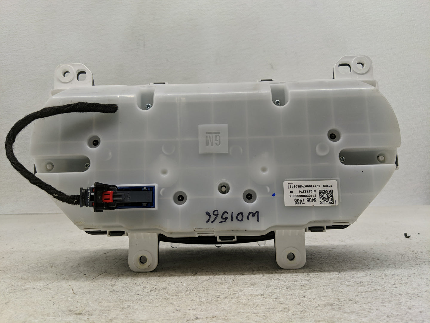 2016 Chevrolet Malibu Instrument Cluster Speedometer Gauges P/N:84057458 Fits OEM Used Auto Parts - Oemusedautoparts1.com