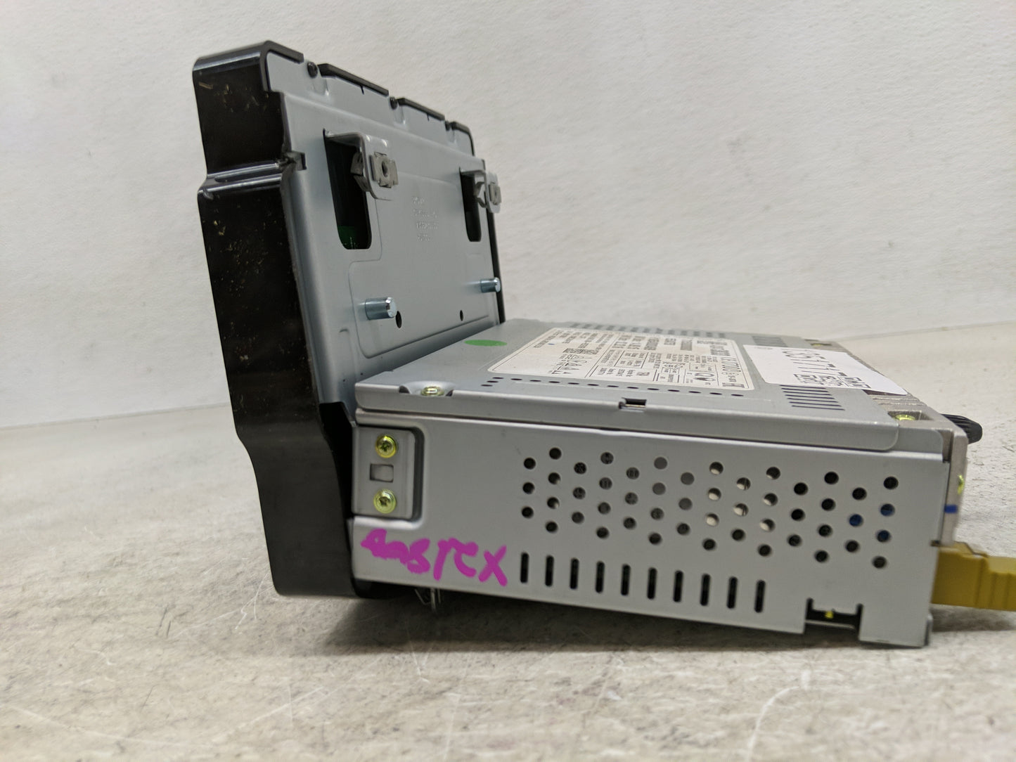 2016 Chevrolet Malibu Radio AM FM Cd Player Receiver Replacement P/N:42473833 Fits OEM Used Auto Parts - Oemusedautoparts1.c