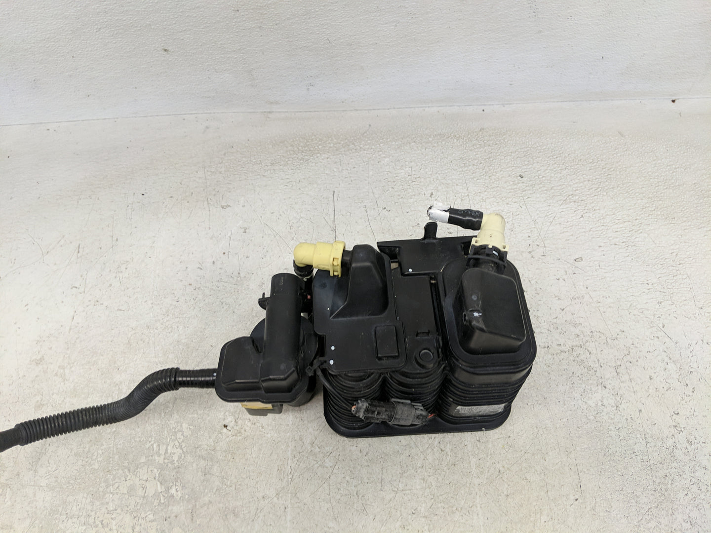 2016 Chevrolet Malibu Fuel Vapor Charcoal Canister 1356694 - Oemusedautoparts1.com