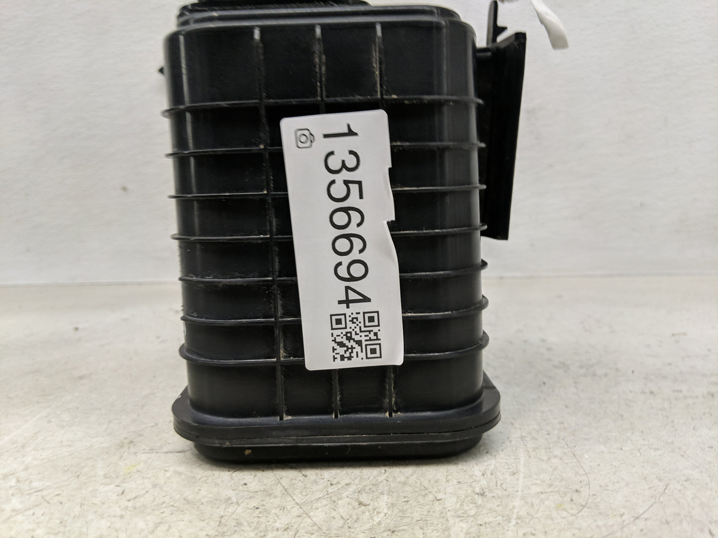 2016 Chevrolet Malibu Fuel Vapor Charcoal Canister 1356694 - Oemusedautoparts1.com