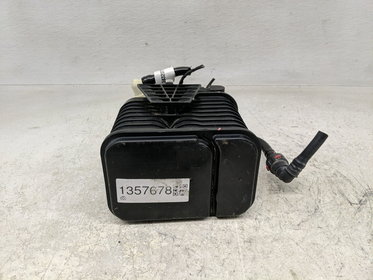 2016 Chevrolet Malibu Fuel Vapor Charcoal Canister 1357678 - Oemusedautoparts1.com