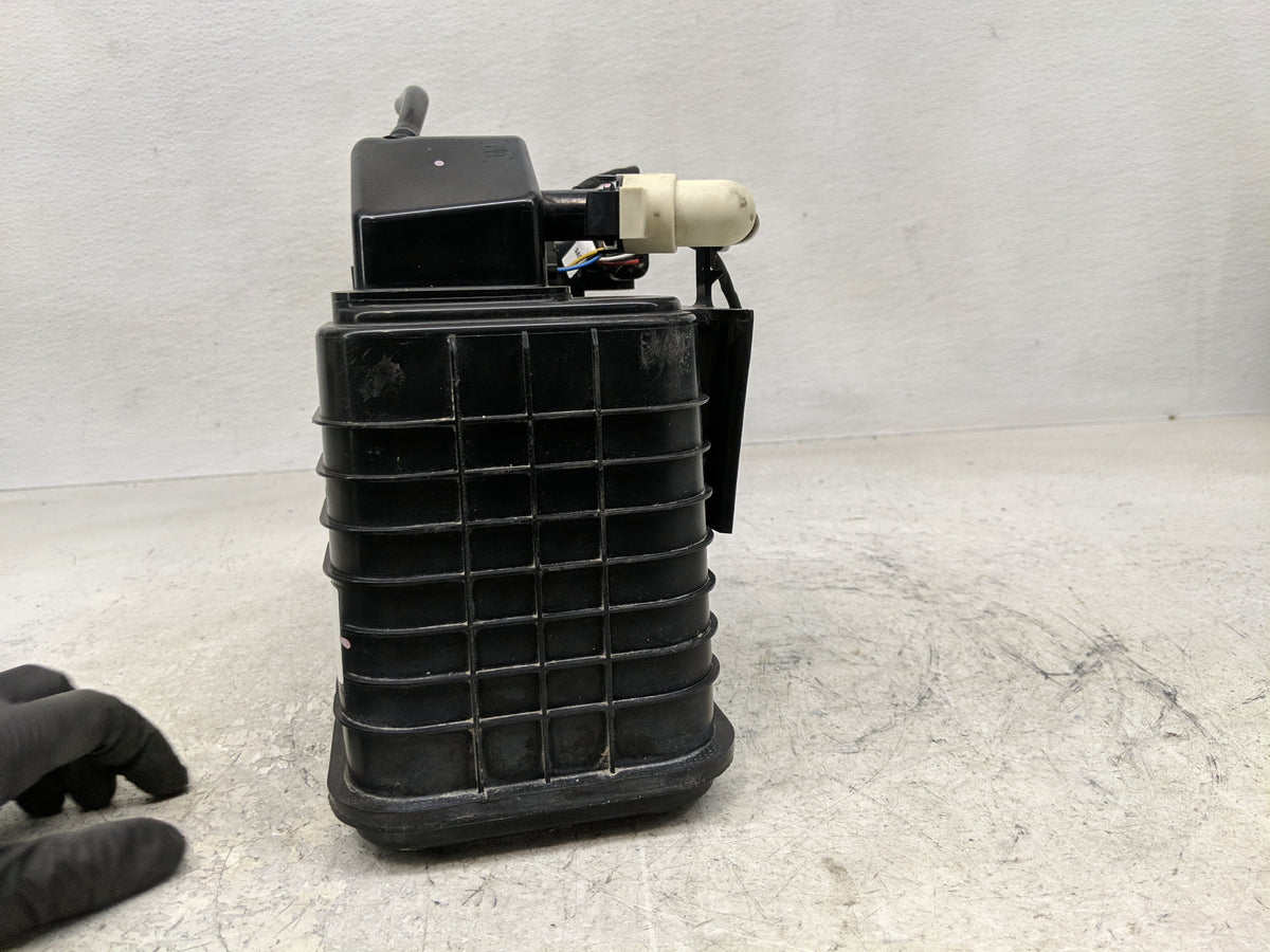2016 Chevrolet Malibu Fuel Vapor Charcoal Canister 1357678 - Oemusedautoparts1.com