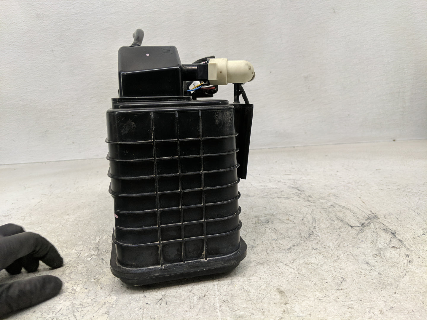 2016 Chevrolet Malibu Fuel Vapor Charcoal Canister - Oemusedautoparts1.com