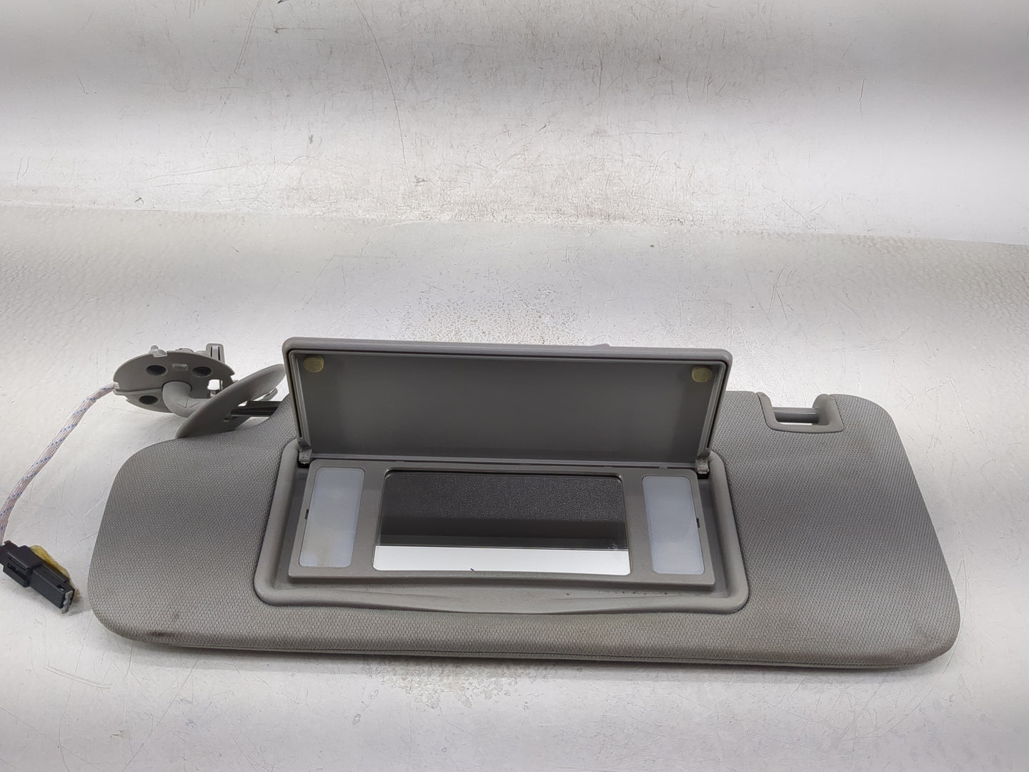 2016-2021 Chevrolet Malibu Sun Visor Shade Replacement Driver Left Mirror Fits Fits 2016 2017 2018 2019 2020 2021 OEM Used A