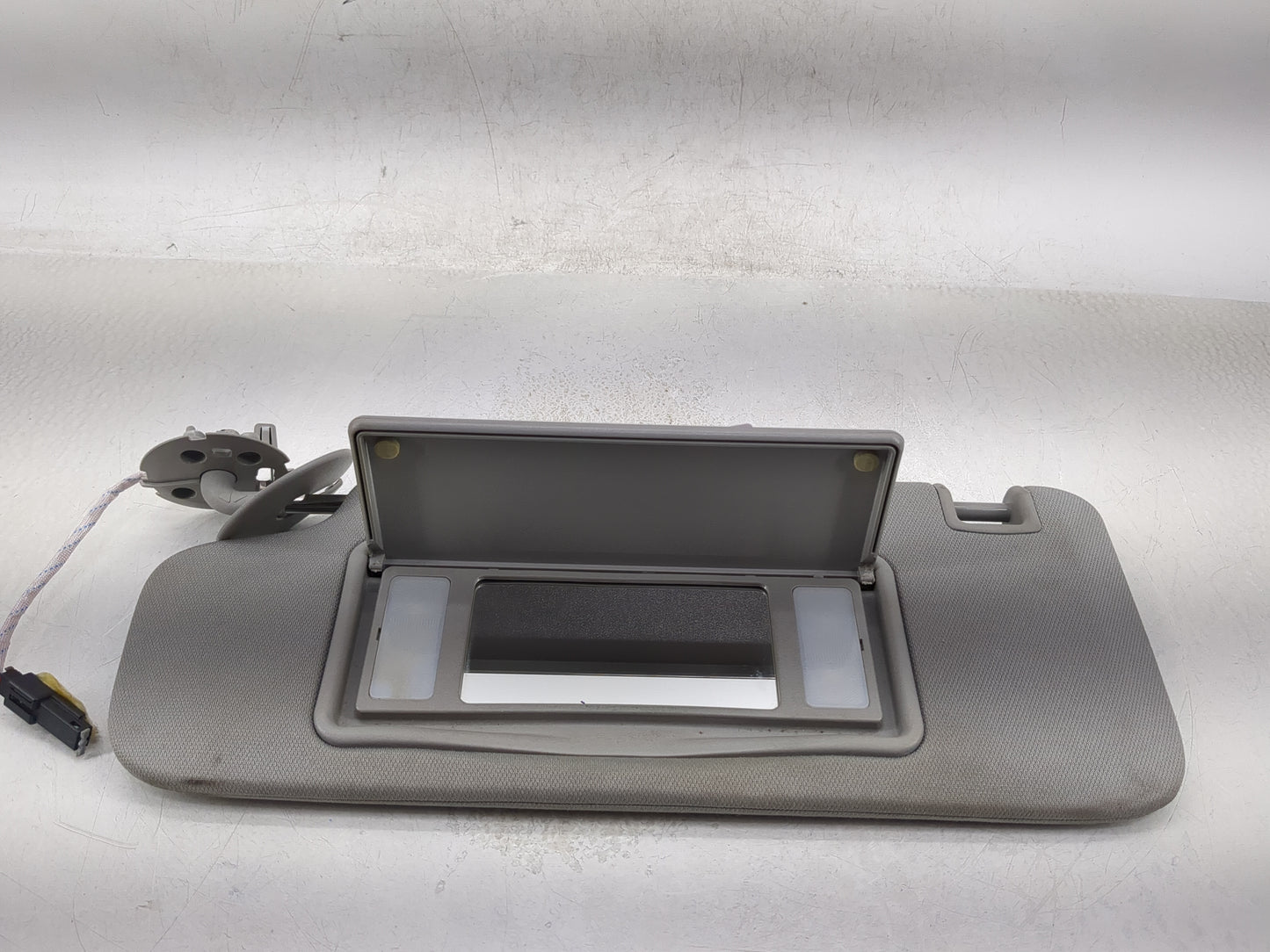 2016-2021 Chevrolet Malibu Sun Visor Shade Replacement Driver Left Mirror Fits Fits 2016 2017 2018 2019 2020 2021 OEM Used A