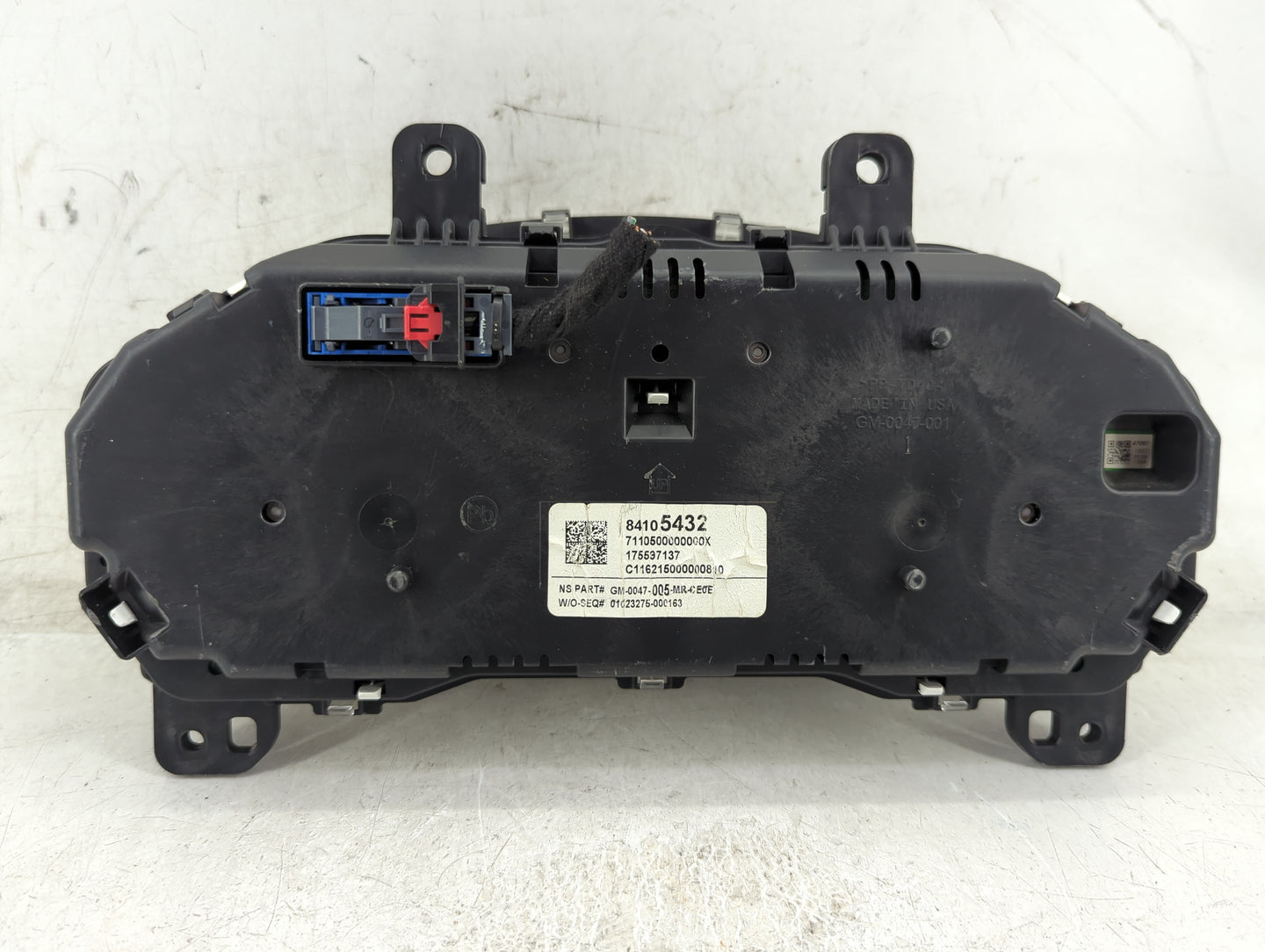 2016 Chevrolet Malibu Instrument Cluster Speedometer Gauges P/N:84105432 Fits OEM Used Auto Parts - Oemusedautoparts1.com