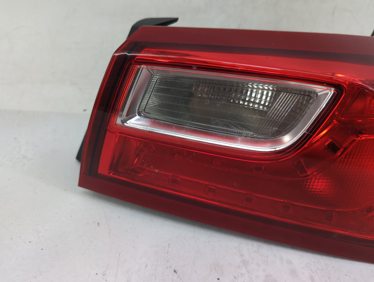 2016-2021 Chevrolet Malibu Tail Light Assembly Passenger Right OEM P/N:84059909 Fits Fits 2016 2017 2018 2019 2020 2021 OEM 