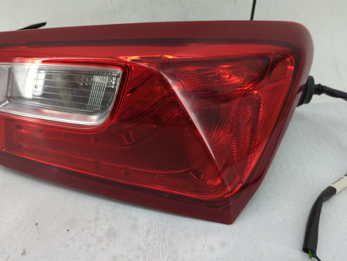 2016-2021 Chevrolet Malibu Tail Light Assembly Passenger Right OEM P/N:84059909 Fits Fits 2016 2017 2018 2019 2020 2021 OEM 