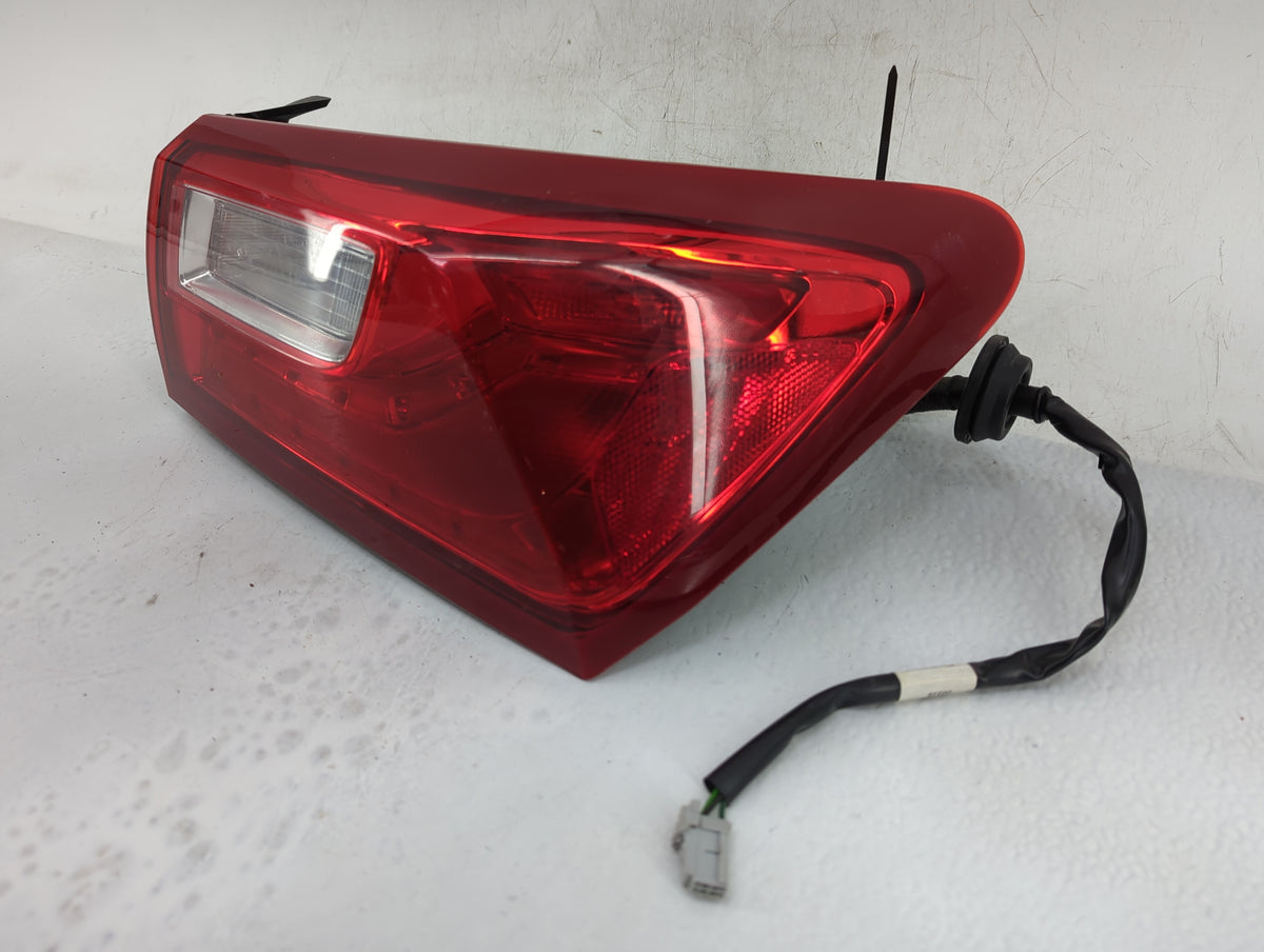 2016-2021 Chevrolet Malibu Tail Light Assembly Passenger Right OEM P/N:84059909 Fits Fits 2016 2017 2018 2019 2020 2021 OEM 