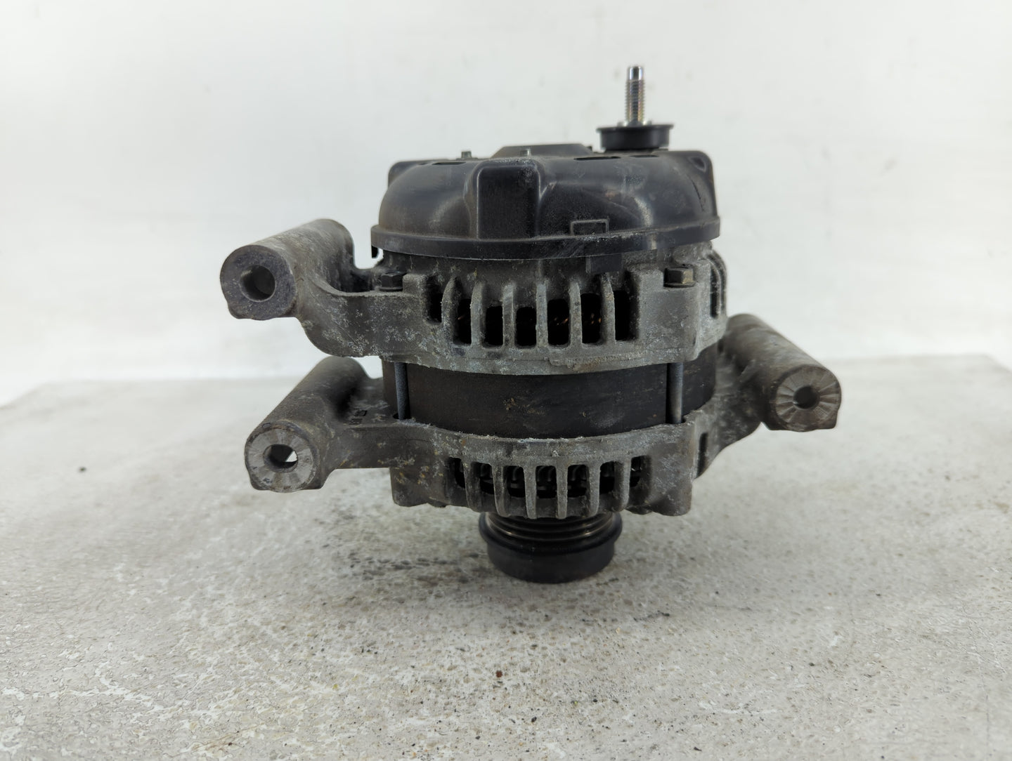 2013-2021 Chevrolet Malibu Alternator Replacement Generator Charging Assembly Engine OEM P/N:TN104210-1962 13592811 Fits OEM