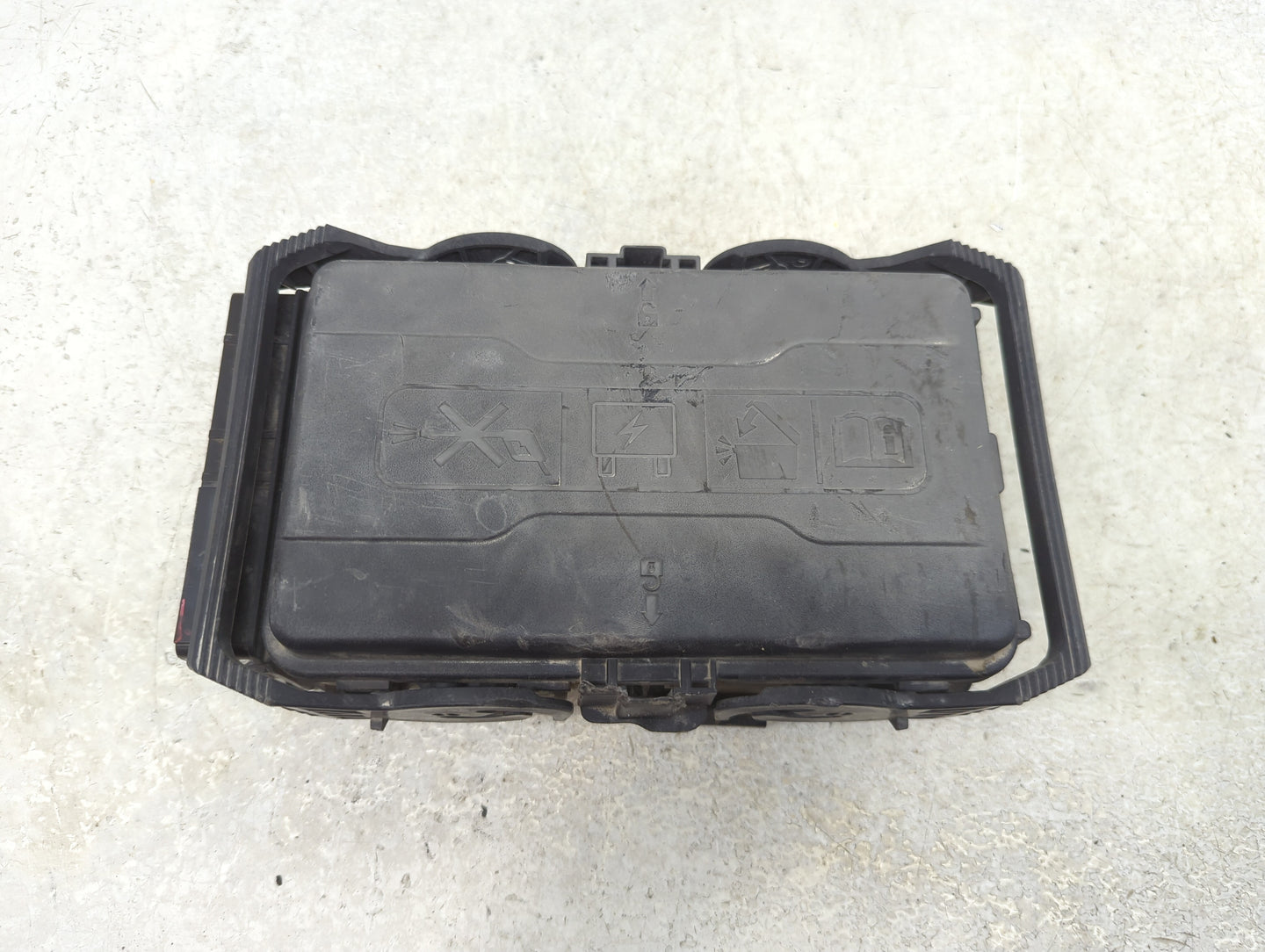 2014-2016 Chevrolet Malibu Fusebox Fuse Box Panel Relay Module P/N:84144636-01 Fits Fits 2014 2015 2016 OEM Used Auto Parts 
