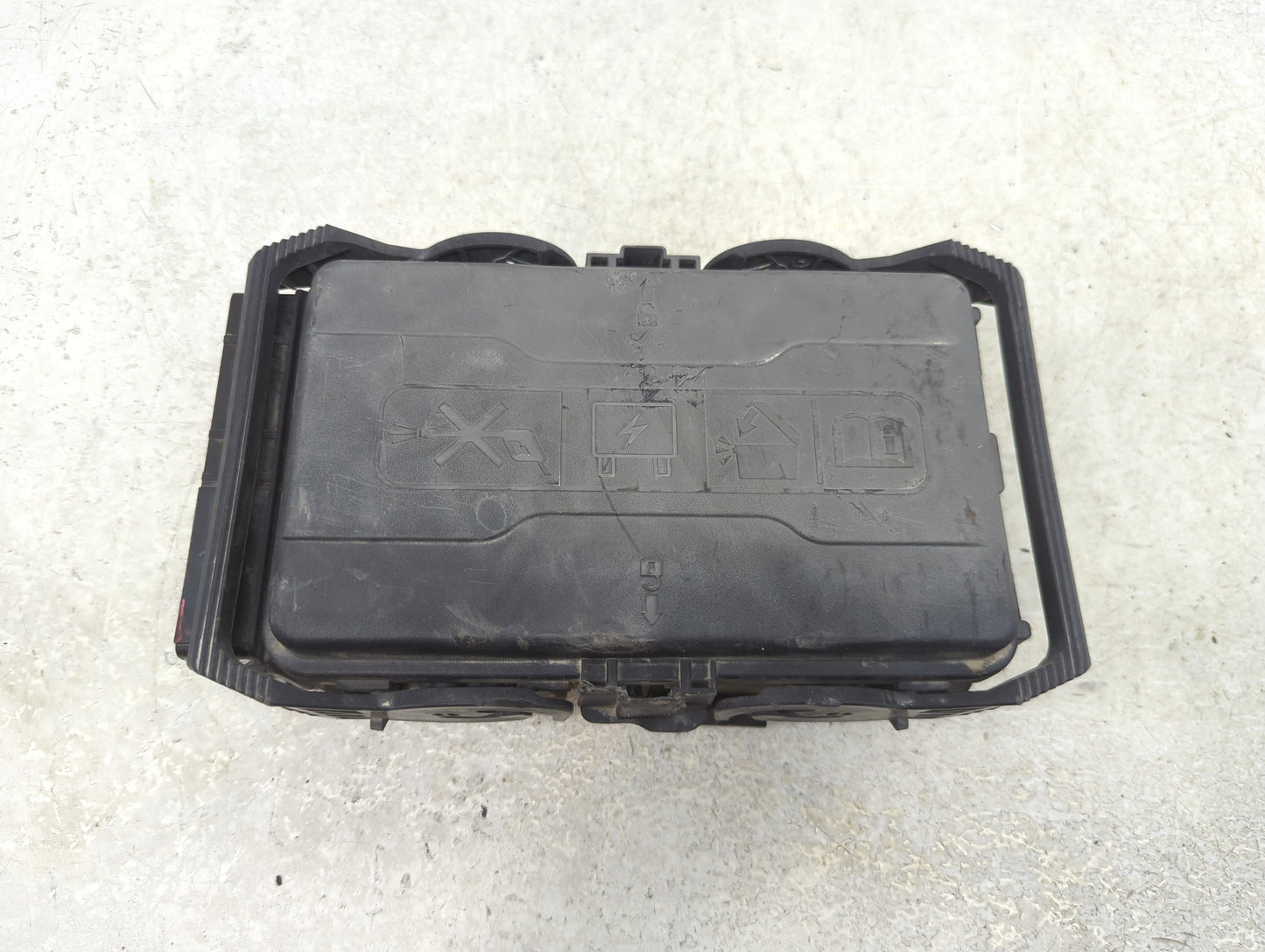 2014-2016 Chevrolet Malibu Fusebox Fuse Box Panel Relay Module P/N:84144636-01 Fits Fits 2014 2015 2016 OEM Used Auto Parts 