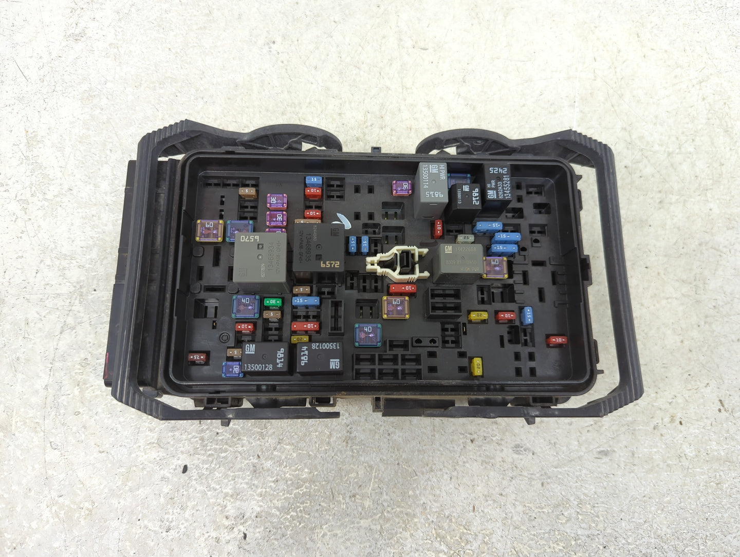 2014-2016 Chevrolet Malibu Fusebox Fuse Box Panel Relay Module P/N:84144636-01 Fits Fits 2014 2015 2016 OEM Used Auto Parts 