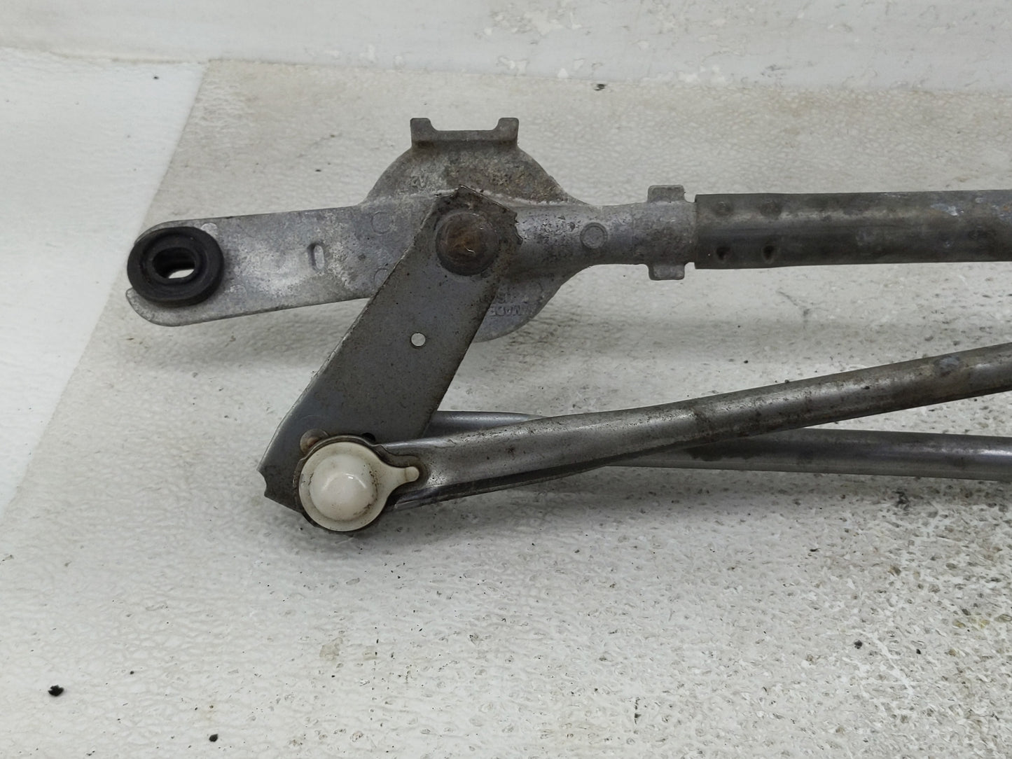 2016-2021 Chevrolet Malibu Front Windshield Wiper Motor P/N:23278042 Fits Fits 2016 2017 2018 2019 2020 2021 OEM Used Auto P