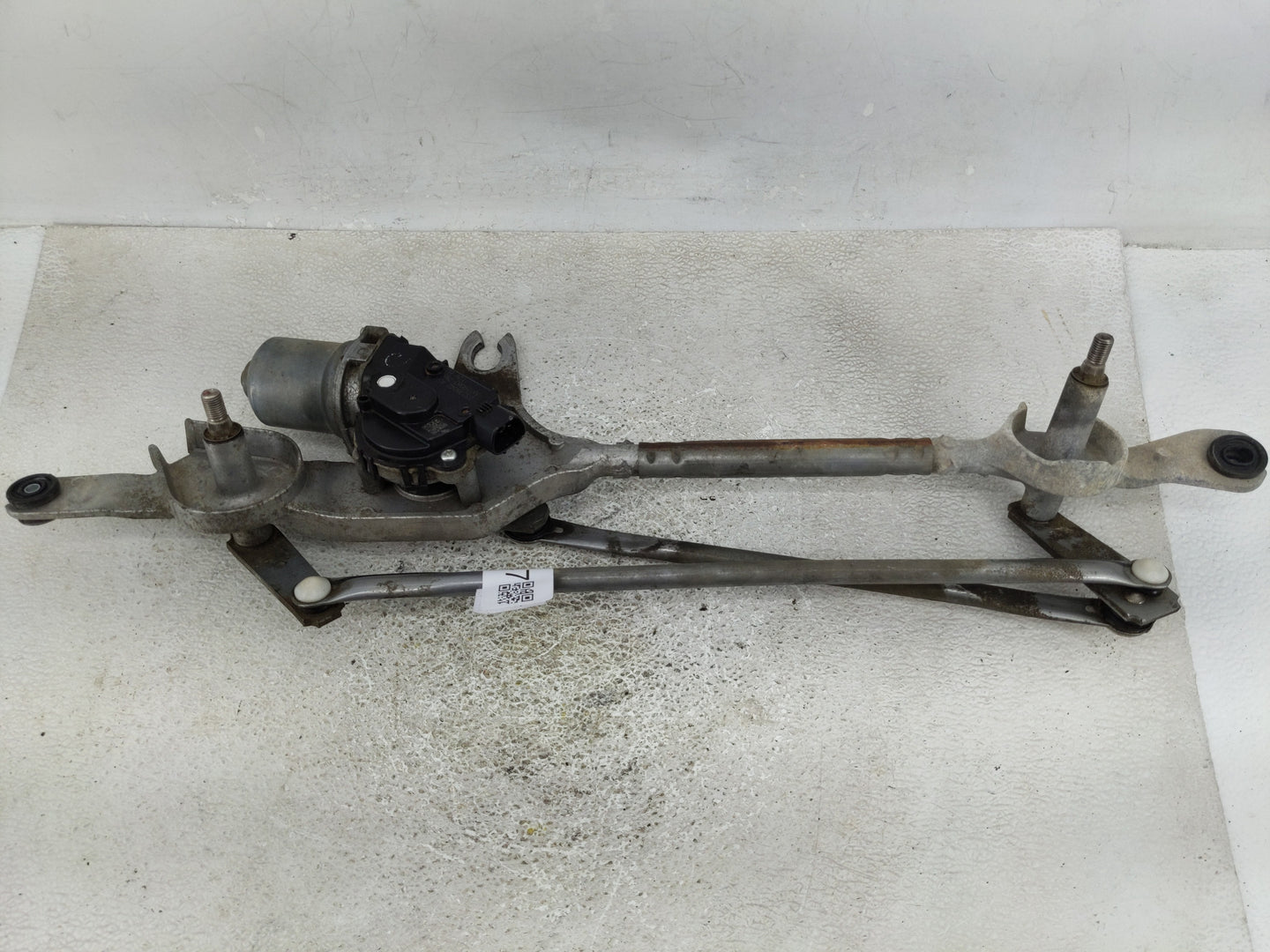2016-2021 Chevrolet Malibu Front Windshield Wiper Motor P/N:23278042 Fits Fits 2016 2017 2018 2019 2020 2021 OEM Used Auto P