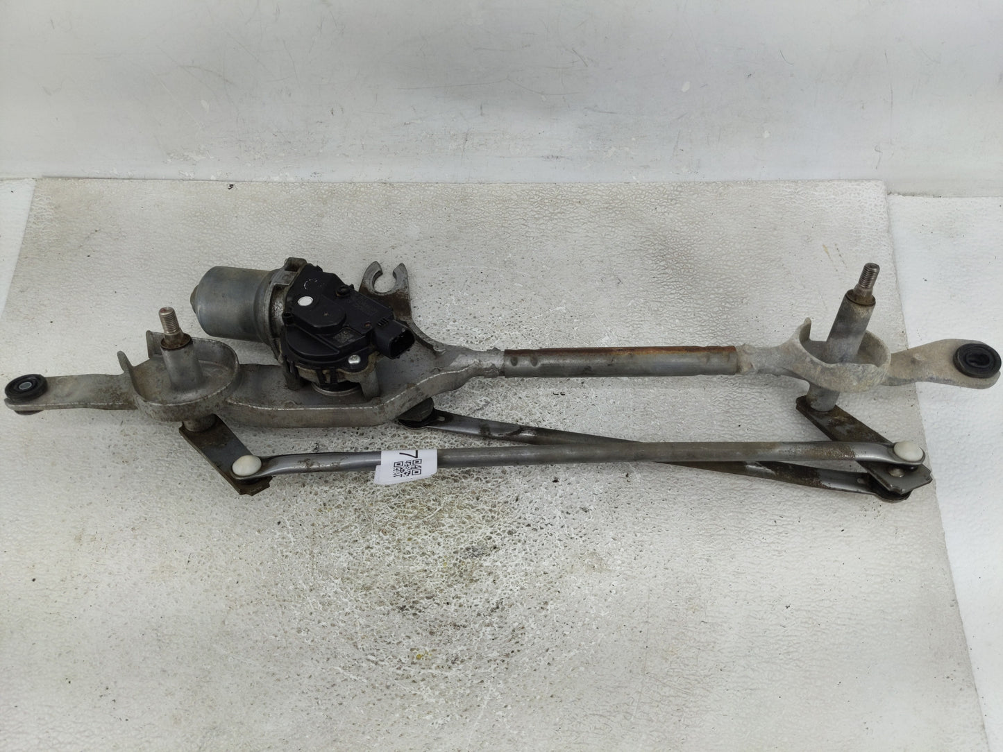 2016-2021 Chevrolet Malibu Front Windshield Wiper Motor P/N:23278042 Fits Fits 2016 2017 2018 2019 2020 2021 OEM Used Auto P