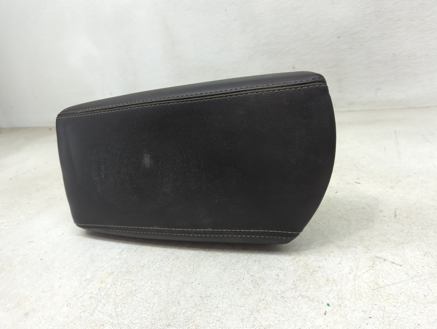 2016 Chevrolet Malibu Center Console Armrest Cover Lid Fits OEM Used Auto Parts - Oemusedautoparts1.com