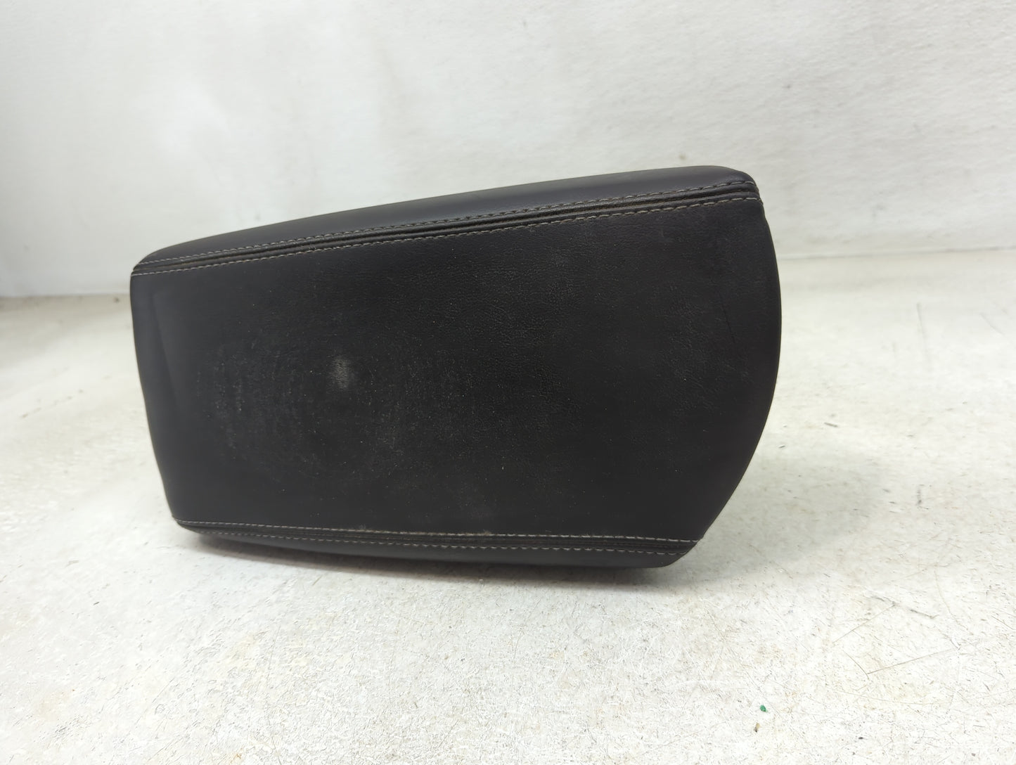 2016 Chevrolet Malibu Center Console Armrest Cover Lid Fits OEM Used Auto Parts - Oemusedautoparts1.com