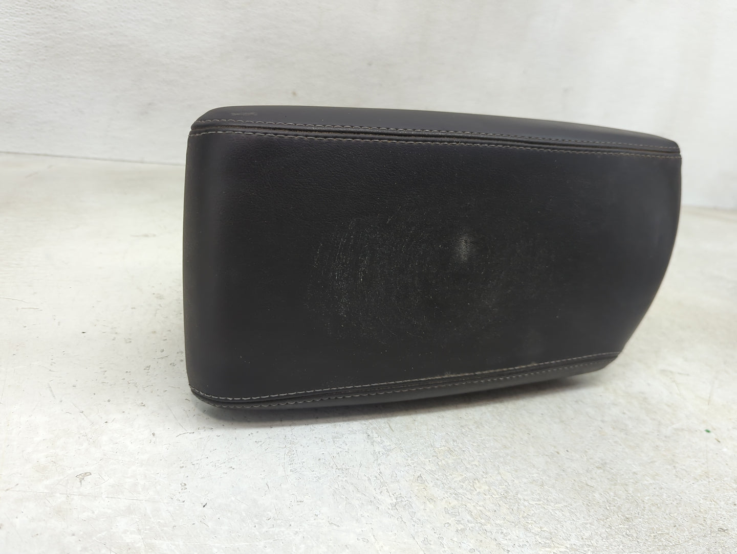 2016 Chevrolet Malibu Center Console Armrest Cover Lid Fits OEM Used Auto Parts - Oemusedautoparts1.com