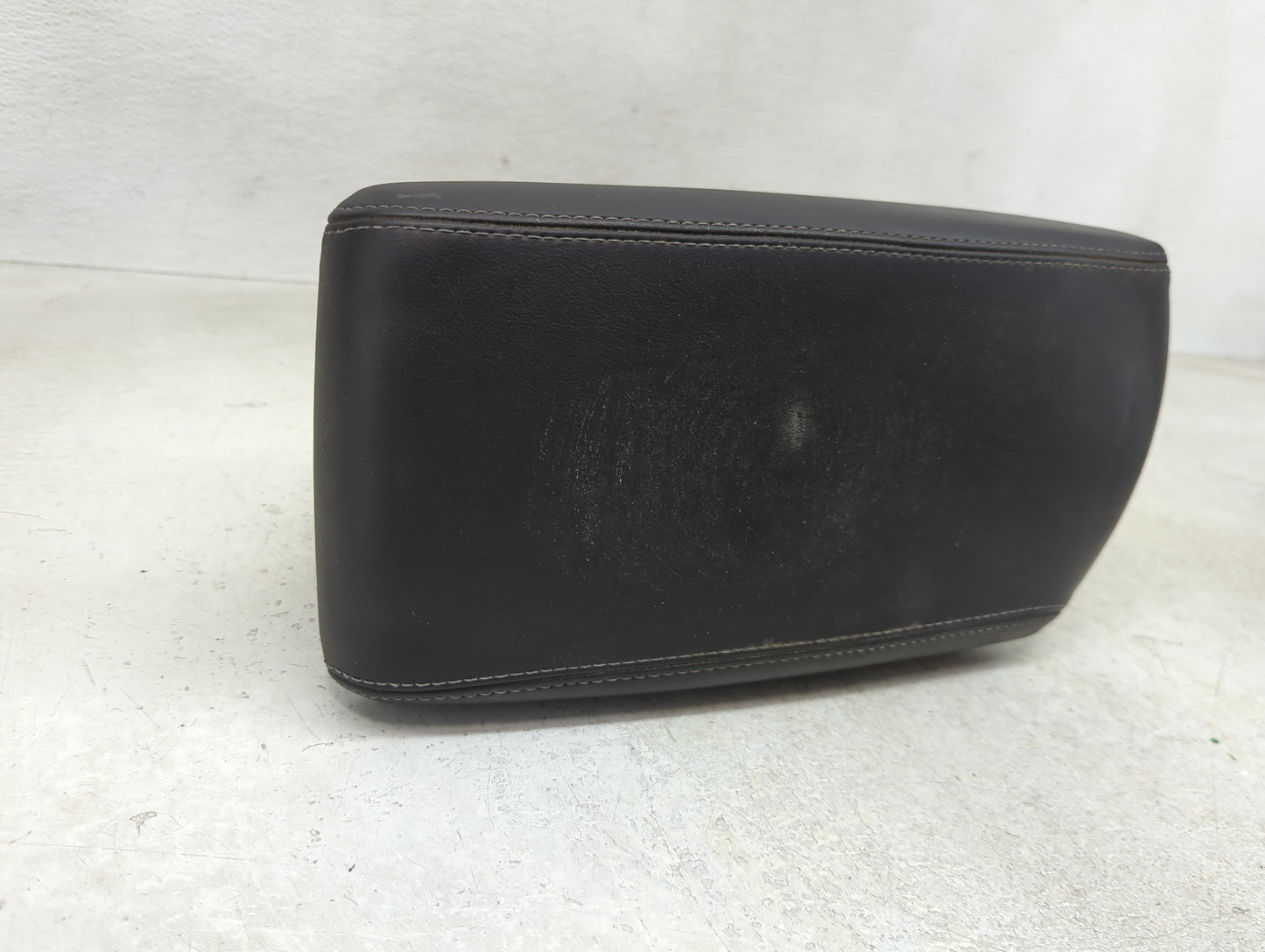 2016 Chevrolet Malibu Center Console Armrest Cover Lid Fits OEM Used Auto Parts - Oemusedautoparts1.com