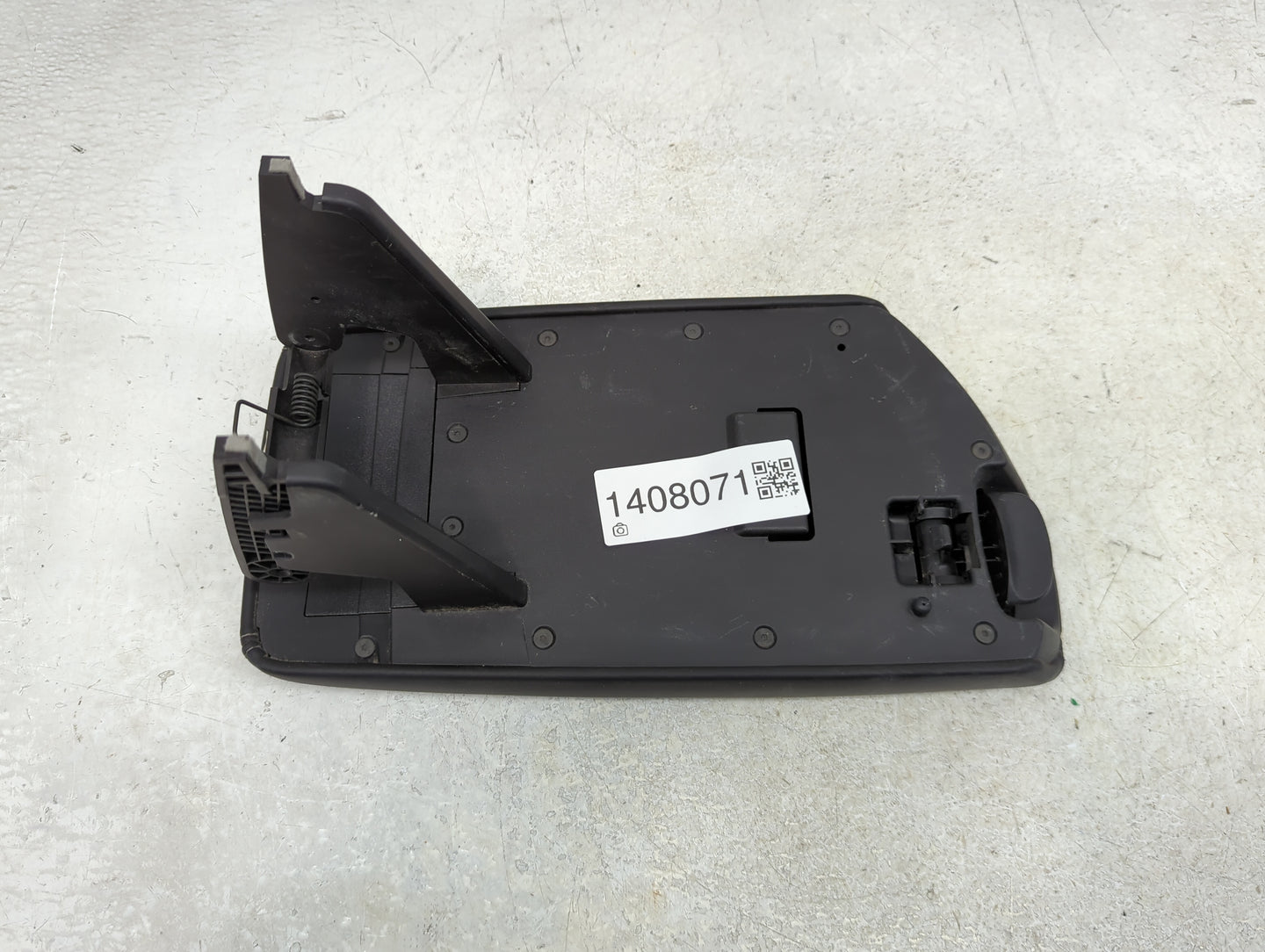 2016 Chevrolet Malibu Center Console Armrest Cover Lid Fits OEM Used Auto Parts - Oemusedautoparts1.com