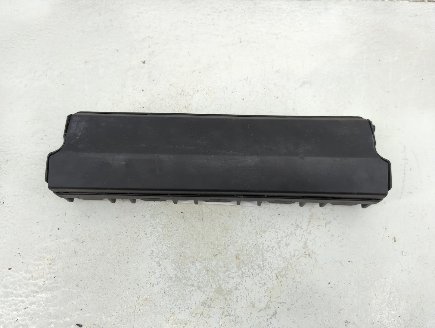 2013-2016 Chevrolet Malibu Air Bag Passenger Right Knee OEM P/N:22966684 Fits Fits 2013 2014 2015 2016 2017 OEM Used Auto Pa