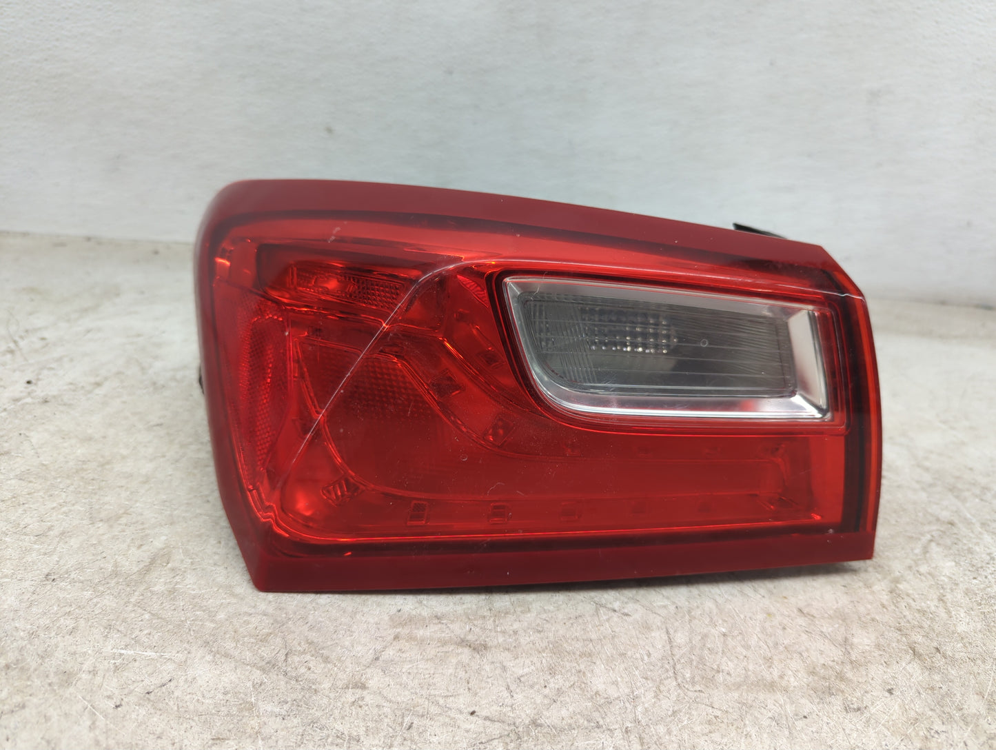2016-2021 Chevrolet Malibu Tail Light Assembly Driver Left OEM P/N:84059908 Fits Fits 2016 2017 2018 2019 2020 2021 OEM Used