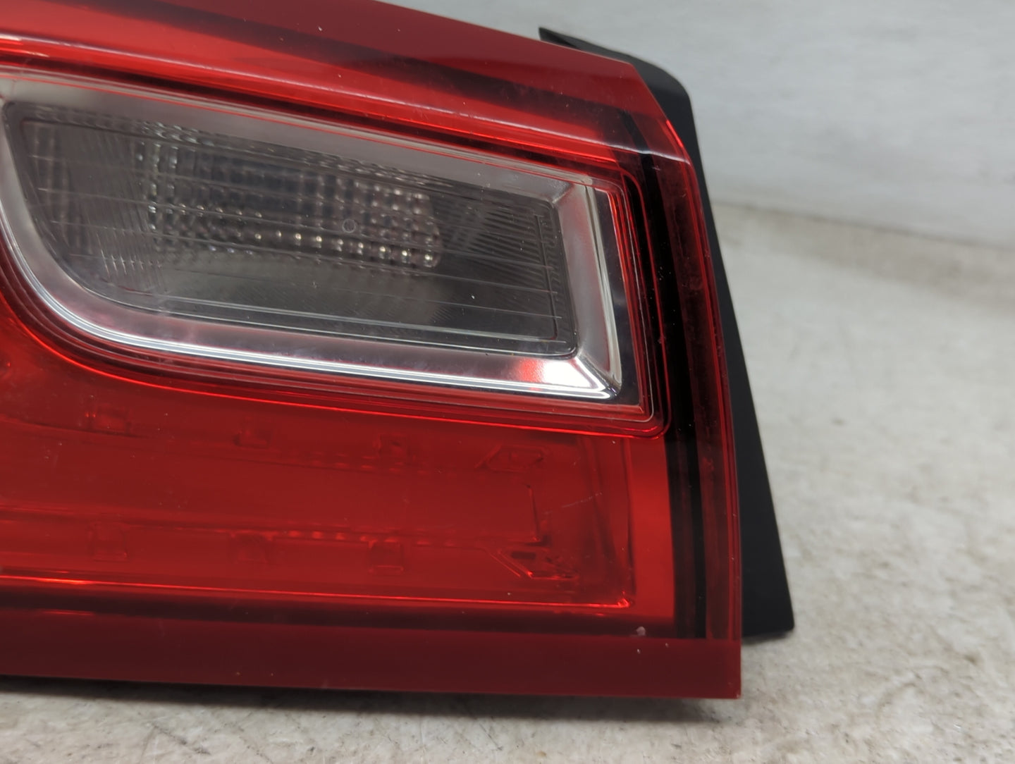 2016-2021 Chevrolet Malibu Tail Light Assembly Driver Left OEM P/N:84059908 Fits Fits 2016 2017 2018 2019 2020 2021 OEM Used