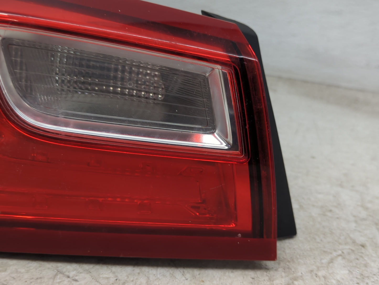 2016-2021 Chevrolet Malibu Tail Light Assembly Driver Left OEM P/N:84059908 Fits Fits 2016 2017 2018 2019 2020 2021 OEM Used