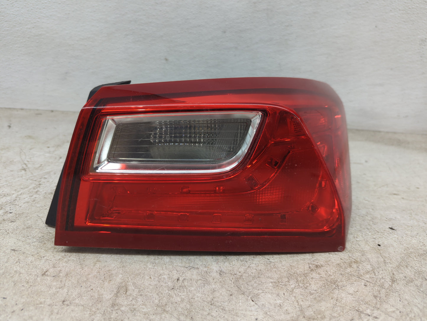 2016 Chevrolet Malibu Tail Light Assembly Passenger Right OEM P/N:84059909 Fits OEM Used Auto Parts - Oemusedautoparts1.com