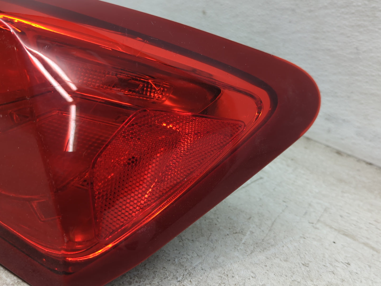 2016 Chevrolet Malibu Tail Light Assembly Passenger Right OEM P/N:84059909 Fits OEM Used Auto Parts - Oemusedautoparts1.com