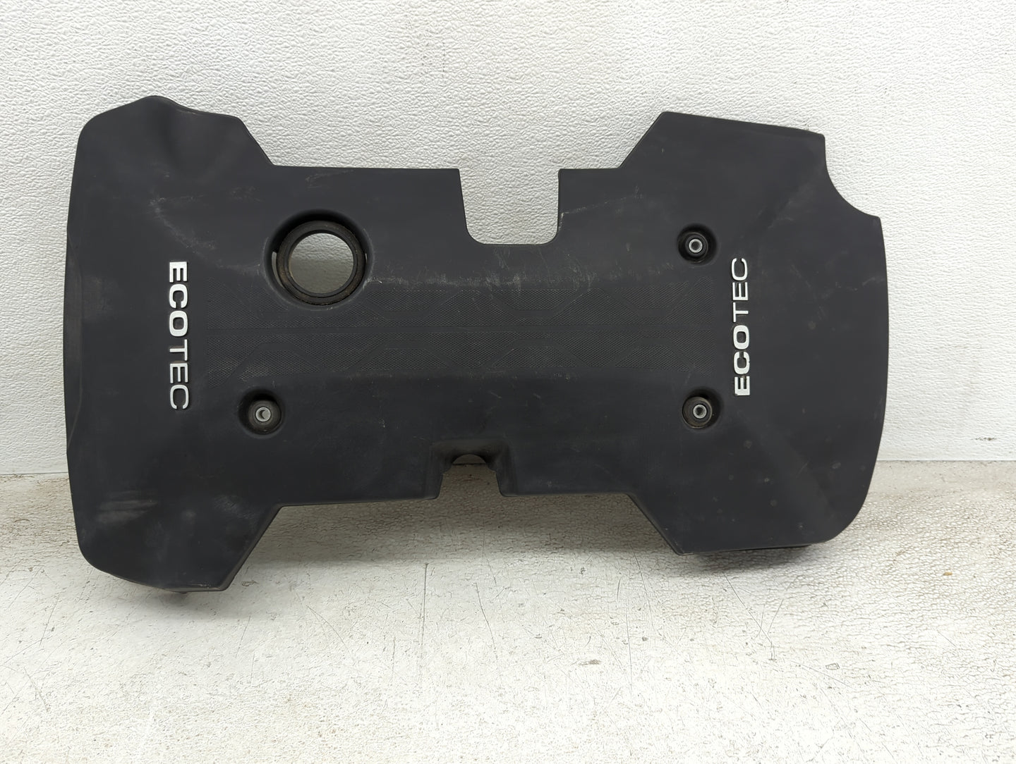 2016 Chevrolet Malibu Engine Cover - Oemusedautoparts1.com
