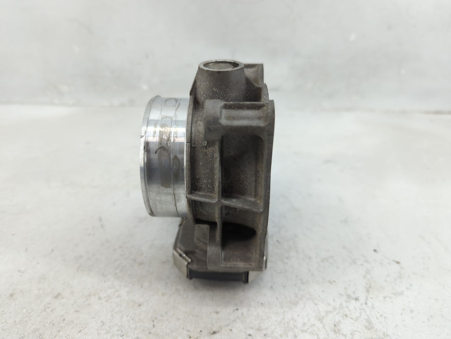 2016 Chevrolet Malibu Throttle Body P/N:12627217DA Fits Fits 2017 2018 2019 2020 2021 2022 OEM Used Auto Parts - Oemusedauto