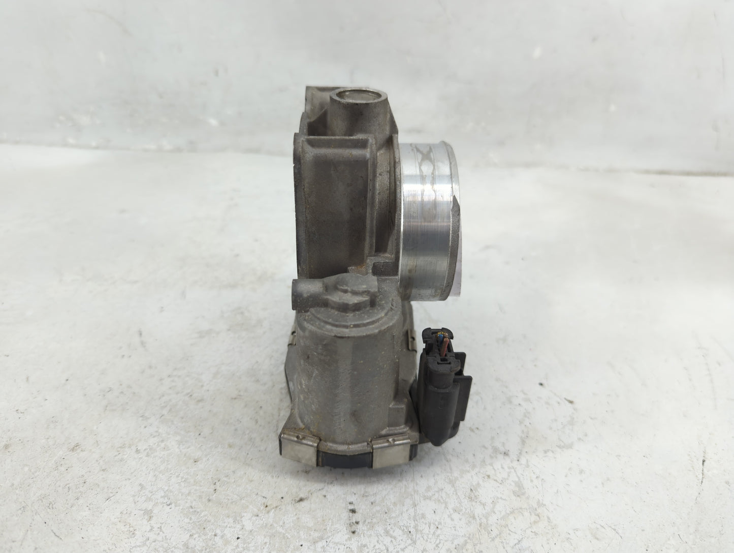 2016 Chevrolet Malibu Throttle Body P/N:12627217DA Fits Fits 2017 2018 2019 2020 2021 2022 OEM Used Auto Parts - Oemusedauto