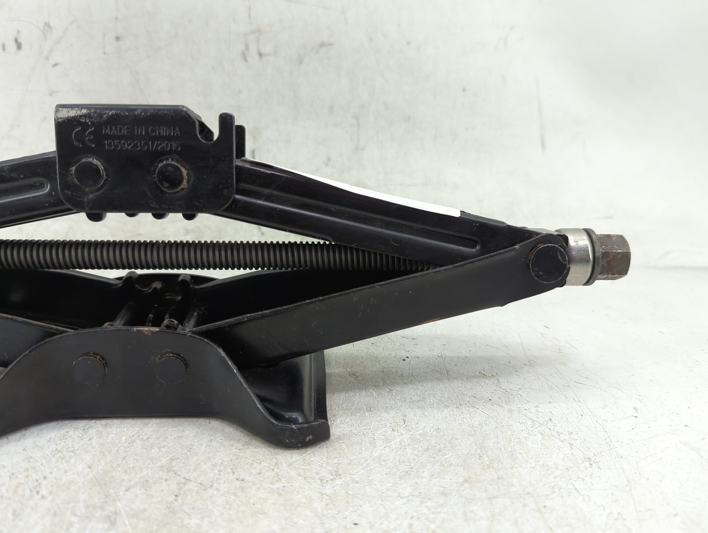 2016 Chevrolet Malibu Spare Scissor Car Jack 1409488 - Oemusedautoparts1.com