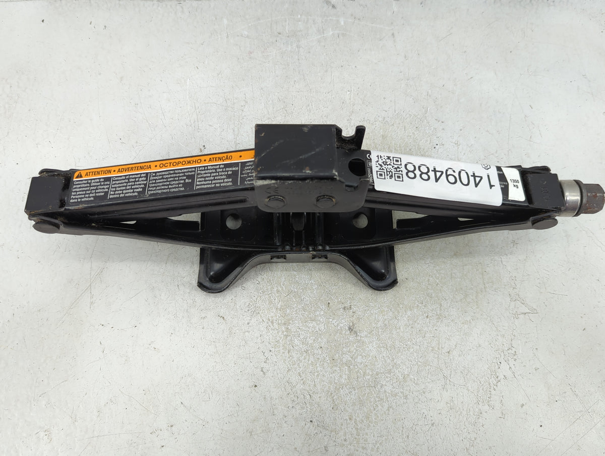 2016 Chevrolet Malibu Spare Scissor Car Jack 1409488 - Oemusedautoparts1.com