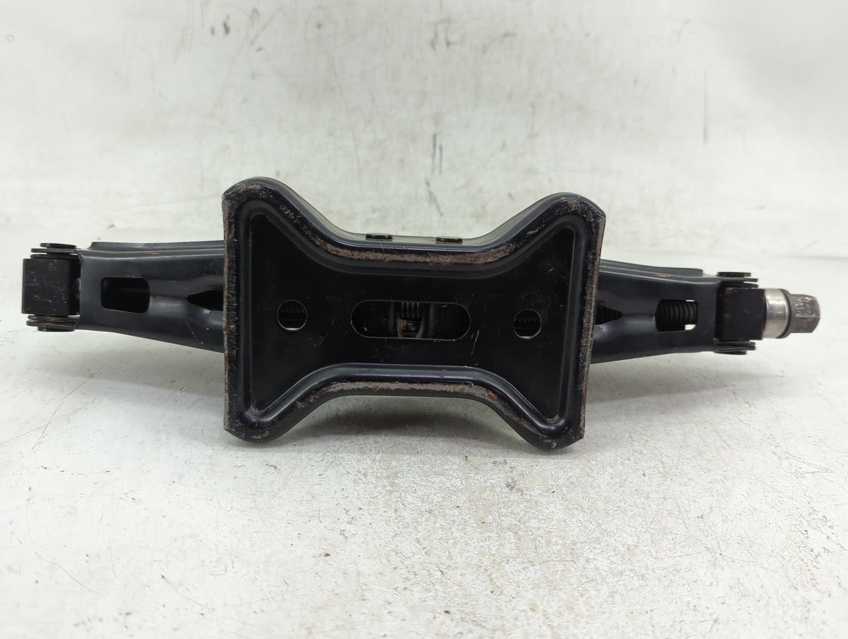 2016 Chevrolet Malibu Spare Scissor Car Jack 1409488 - Oemusedautoparts1.com
