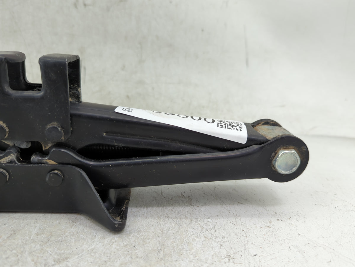 2016 Chevrolet Malibu Spare Scissor Car Jack 1409500 - Oemusedautoparts1.com