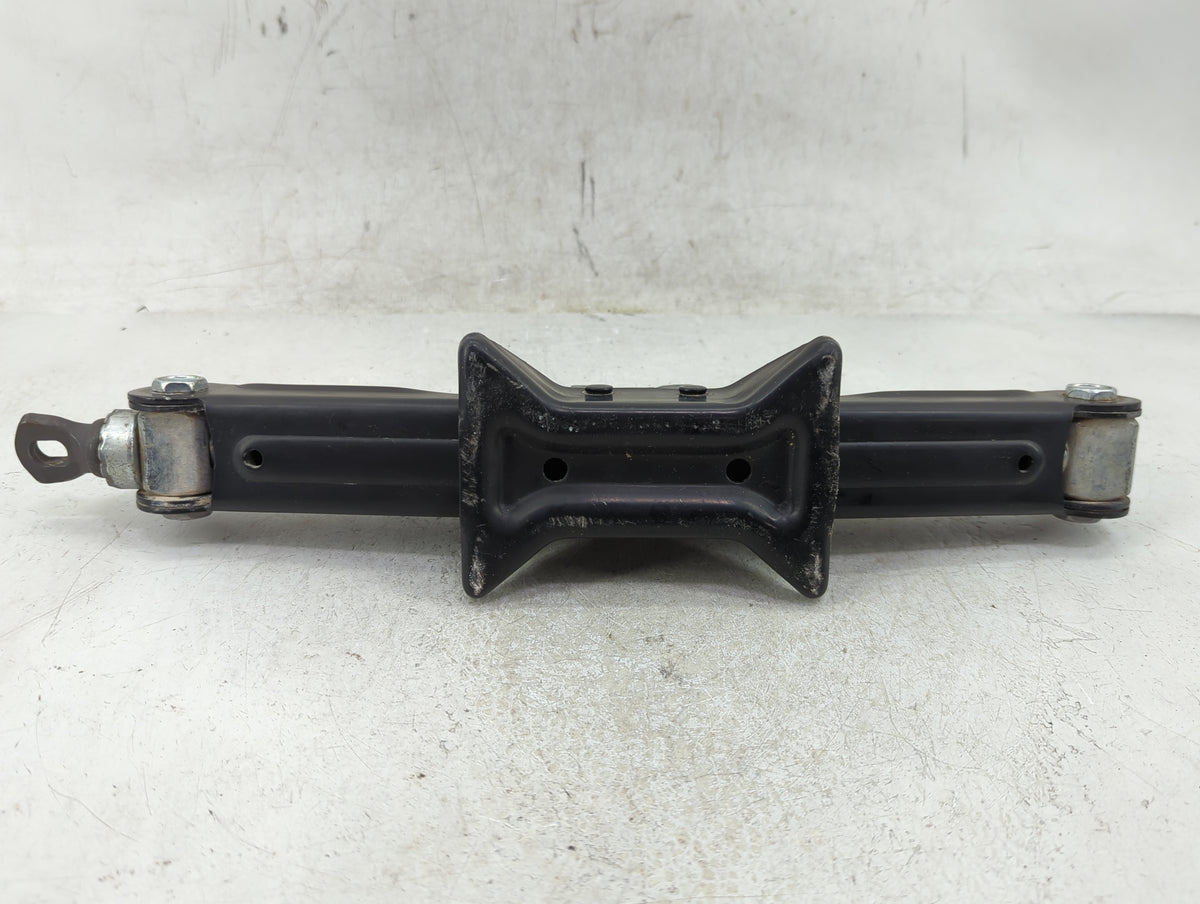 2016 Chevrolet Malibu Spare Scissor Car Jack 1409500 - Oemusedautoparts1.com
