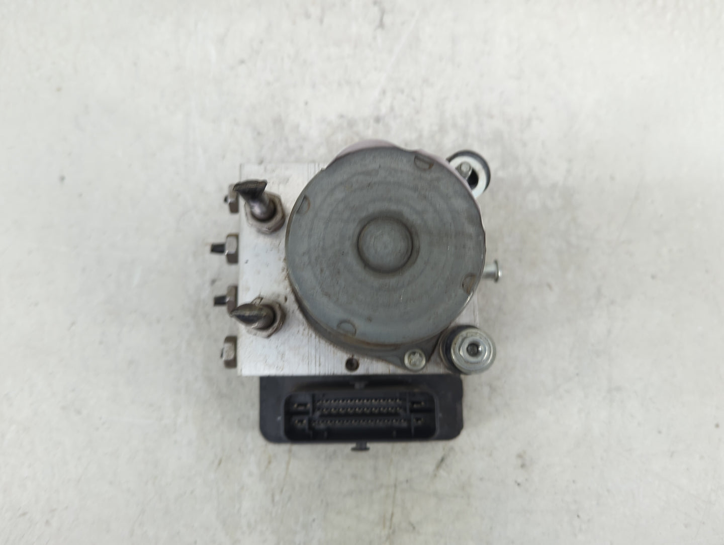 2016 Chevrolet Malibu ABS Pump Control Module Replacement P/N:23410405 Fits OEM Used Auto Parts - Oemusedautoparts1.com